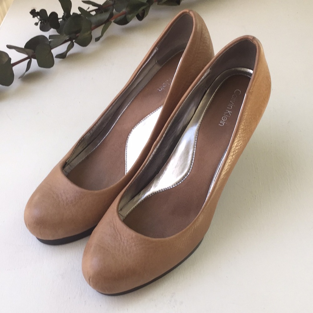 Calvin Klein Leather Fairley Heels size 8.5 - Picture 2 of 8